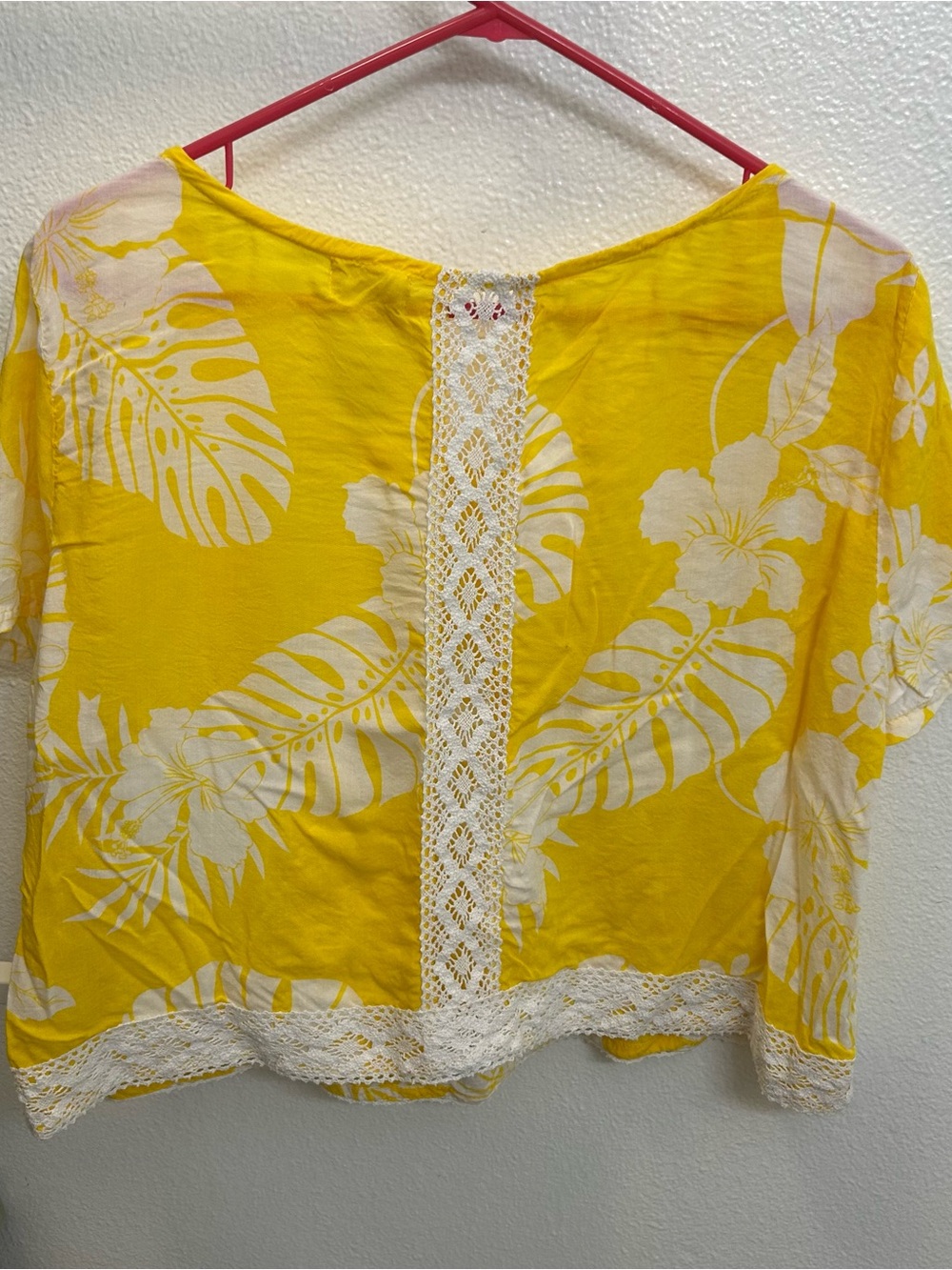 Eimeo Yellow Bukit Lace Top - Picture 3 of 5